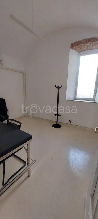 locale commerciale in vendita a Carrara