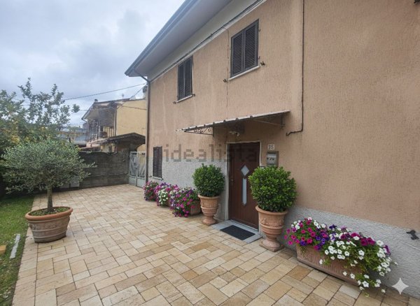 casa indipendente in vendita a Carrara in zona Nazzano