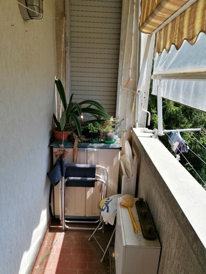 appartamento in vendita a Carrara in zona Battilana