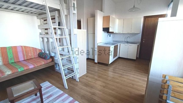 appartamento in vendita a Carrara in zona Avenza