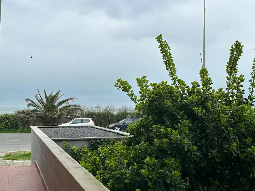 appartamento in vendita a Carrara in zona Marina di Carrara