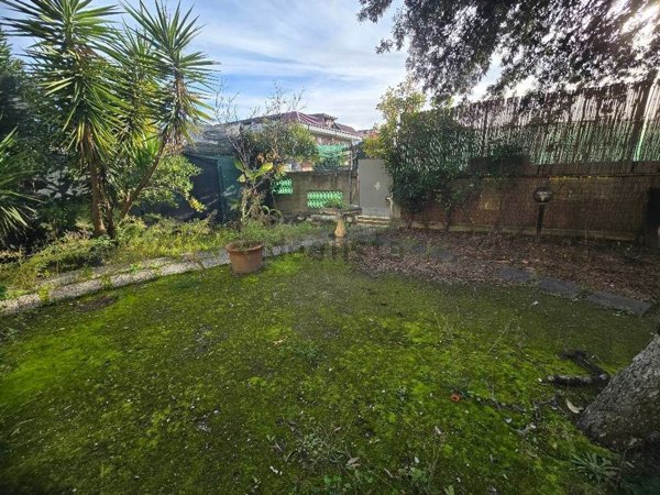 appartamento in vendita a Carrara in zona Marina di Carrara