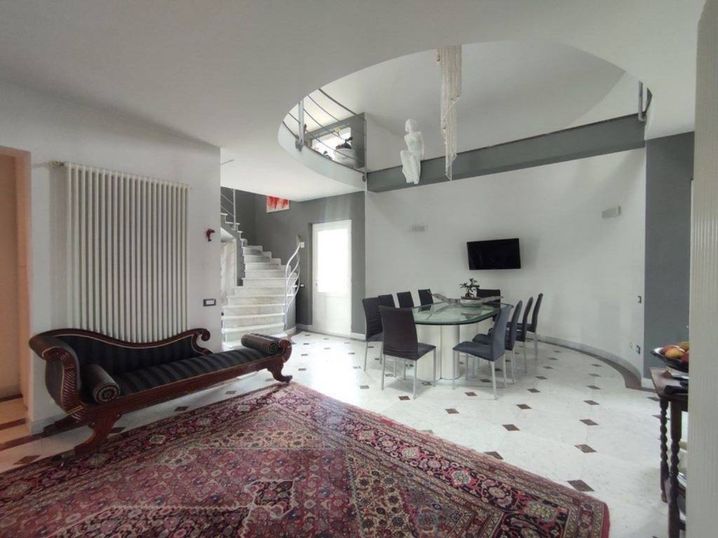 casa indipendente in vendita a Carrara in zona Marina di Carrara