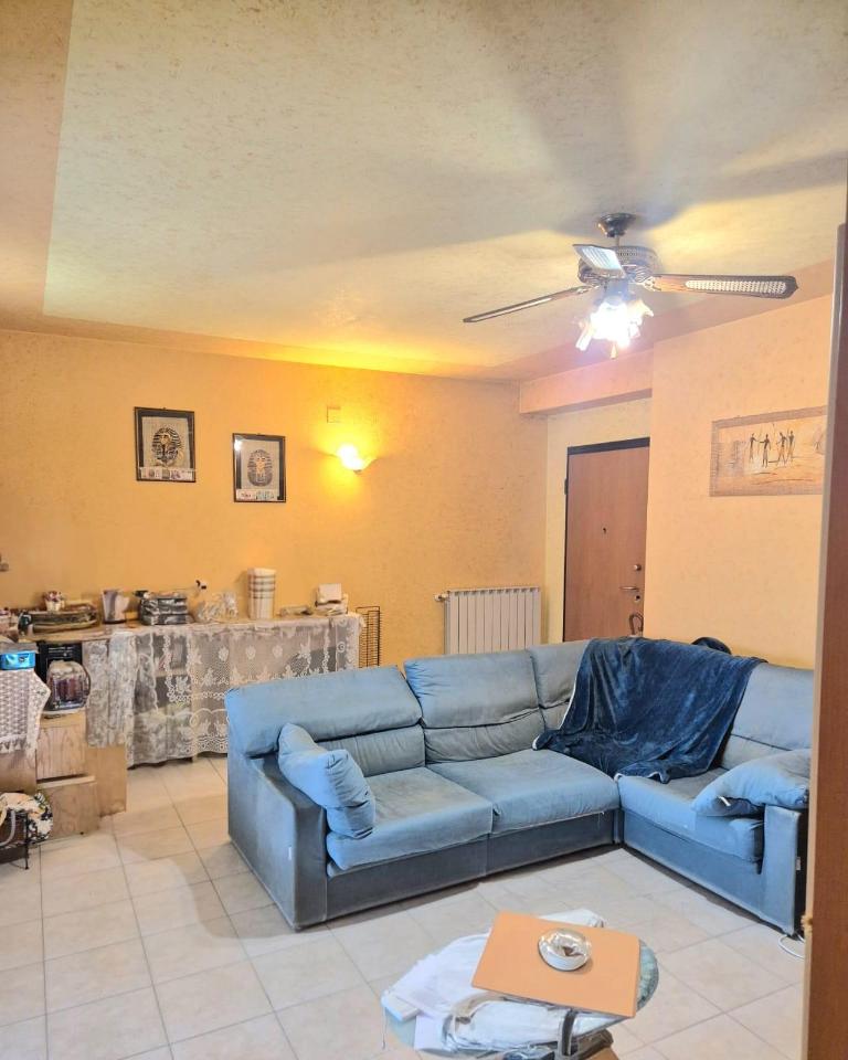 appartamento in vendita a Carrara in zona Avenza