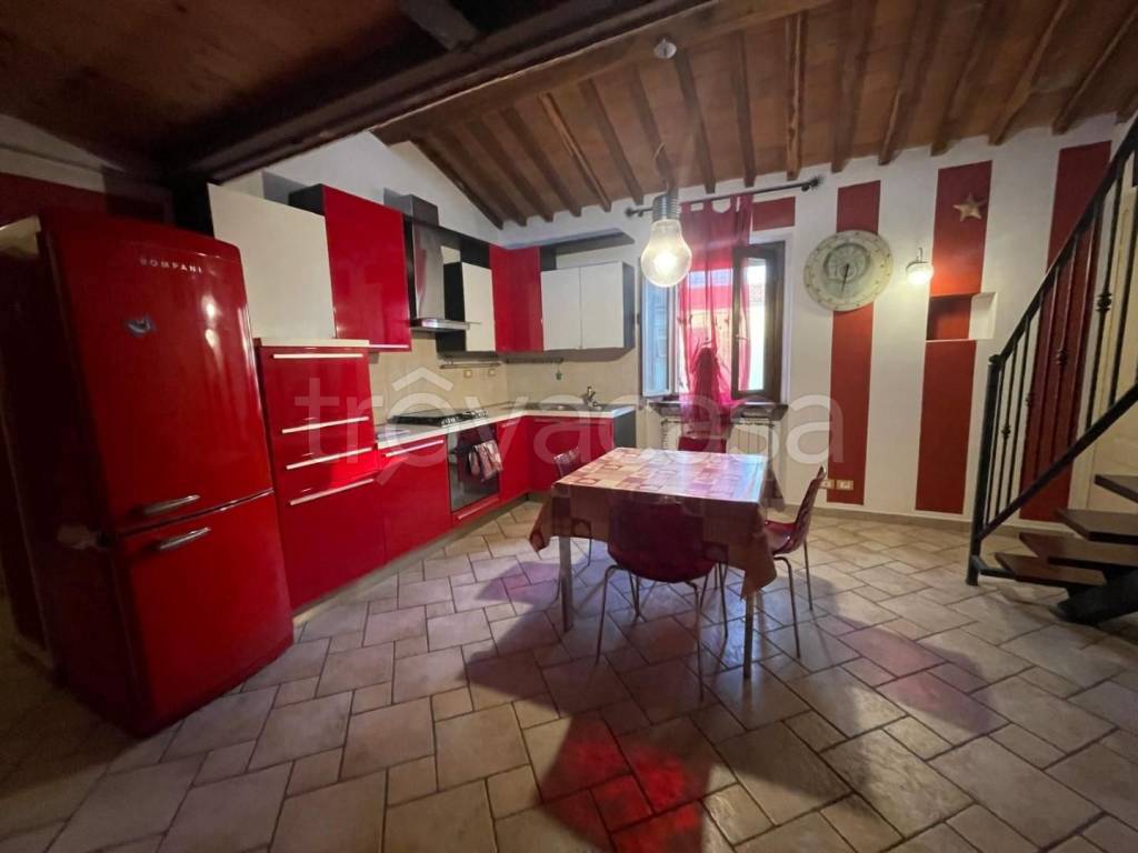 appartamento in vendita a Carrara in zona Avenza