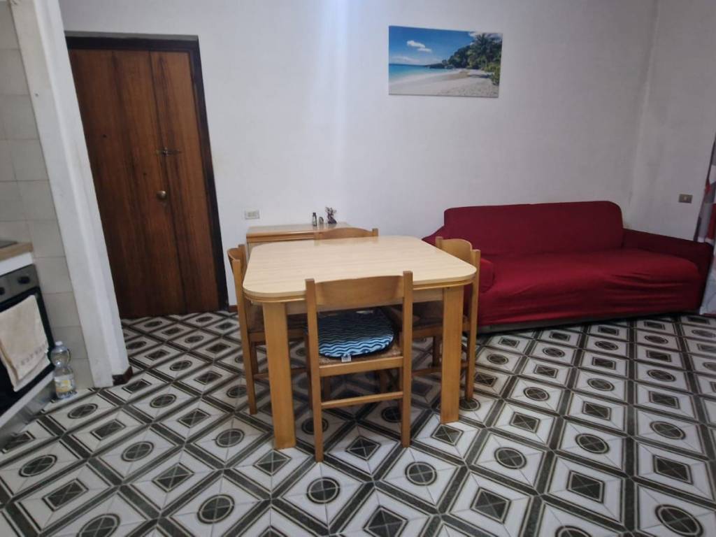 appartamento in vendita a Carrara in zona Marina di Carrara