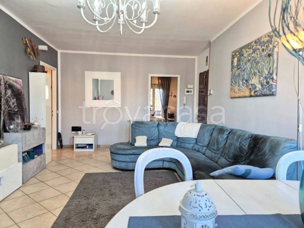 appartamento in vendita a Carrara in zona Avenza