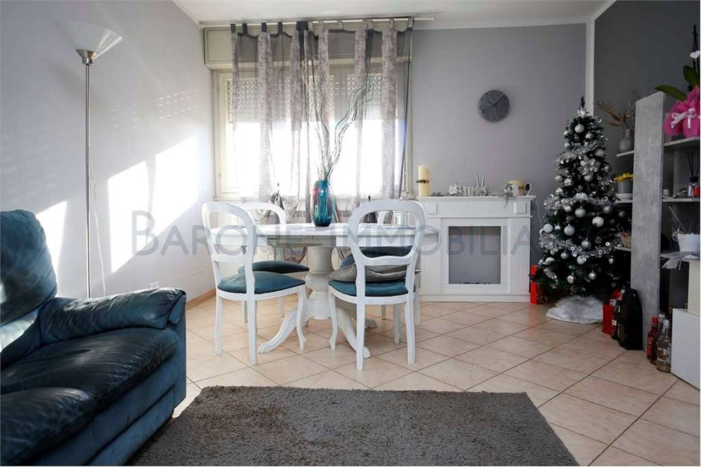 appartamento in vendita a Carrara in zona Avenza