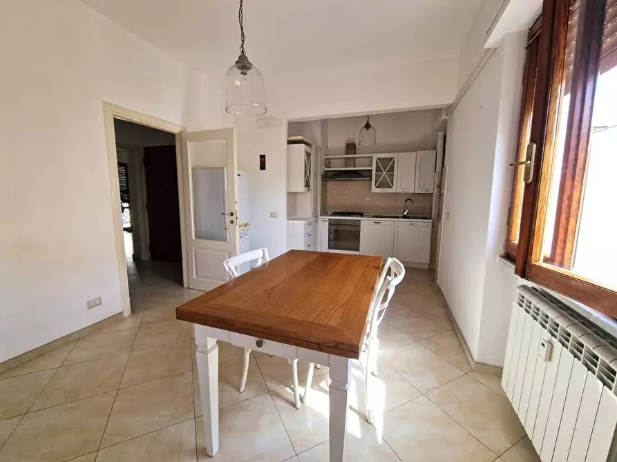 appartamento in vendita a Carrara in zona Avenza