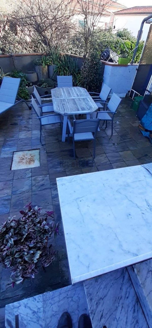 casa indipendente in vendita a Carrara in zona Marina di Carrara