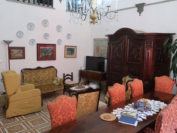 appartamento in vendita a Carrara in zona Centro Città