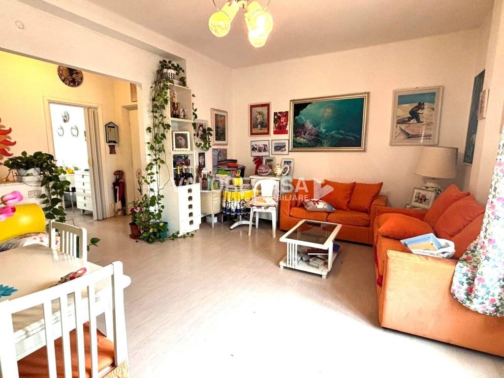 appartamento in vendita a Carrara in zona Avenza