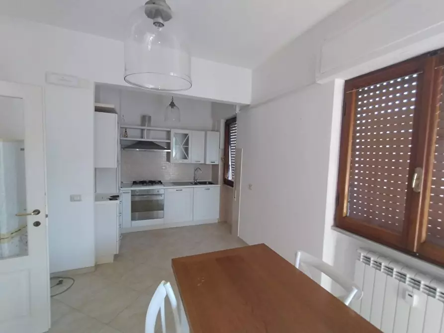 appartamento in vendita a Carrara in zona Avenza