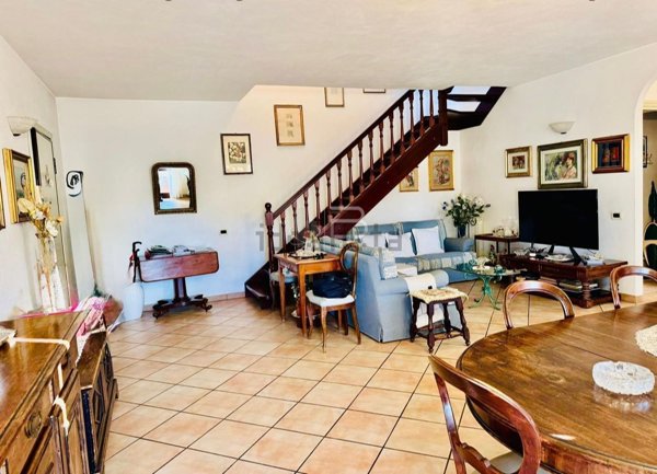 appartamento in vendita a Carrara in zona Fossone