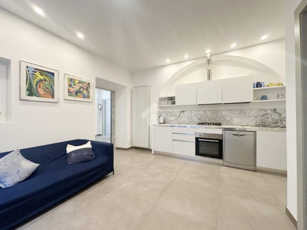 appartamento in vendita a Carrara in zona Marina di Carrara