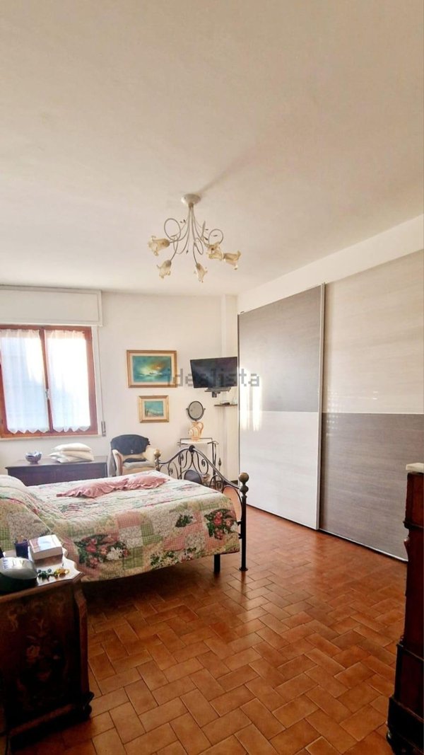 appartamento in vendita a Carrara in zona Marina di Carrara