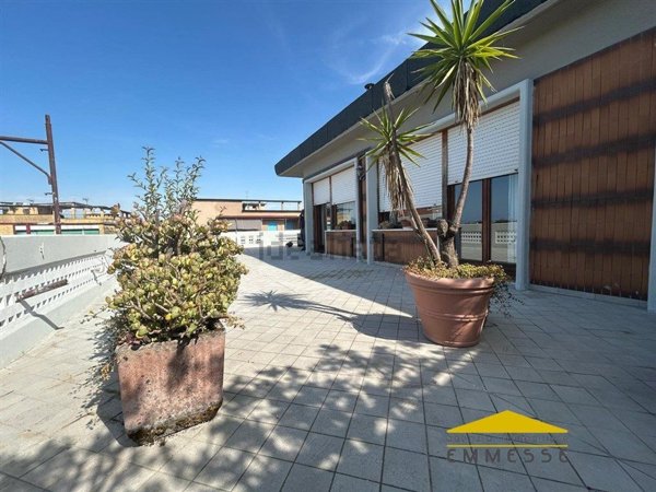 appartamento in vendita a Carrara in zona Avenza