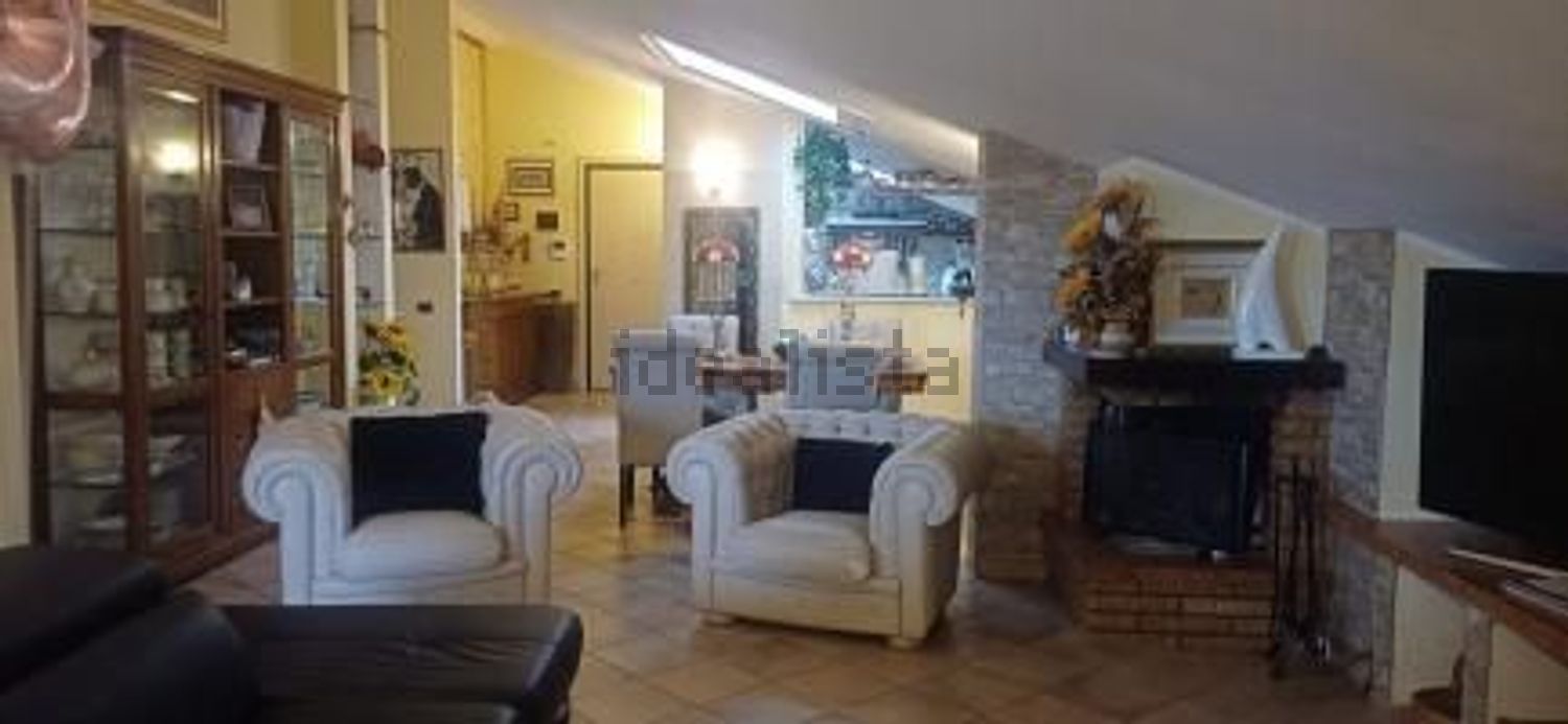 appartamento in vendita a Carrara in zona Fossone