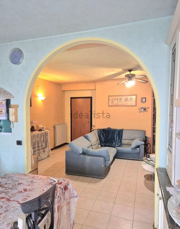 appartamento in vendita a Carrara in zona Avenza