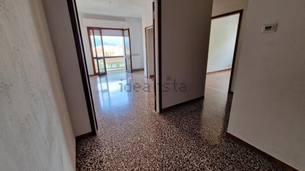 appartamento in vendita a Carrara in zona Marina di Carrara