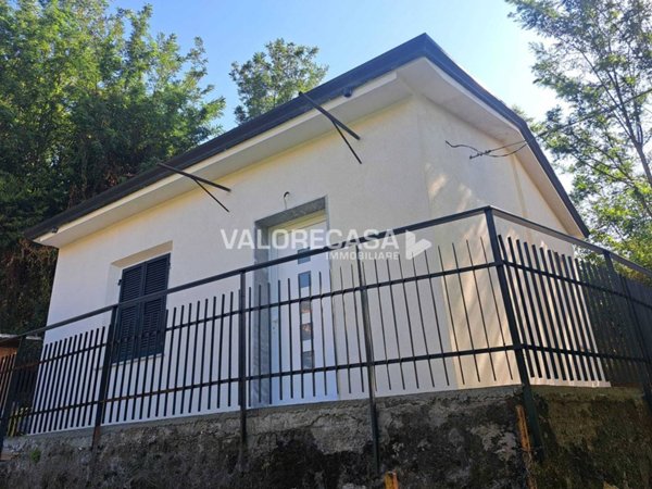 casa indipendente in vendita a Carrara in zona Stadio