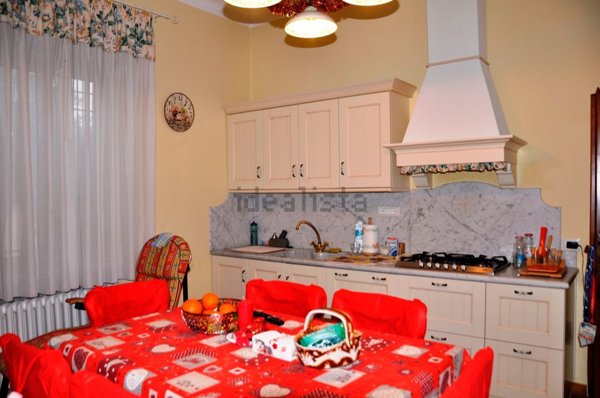 casa indipendente in vendita a Carrara in zona Fossone