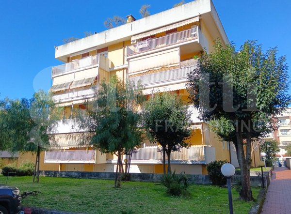 ufficio in vendita a Carrara in zona Avenza