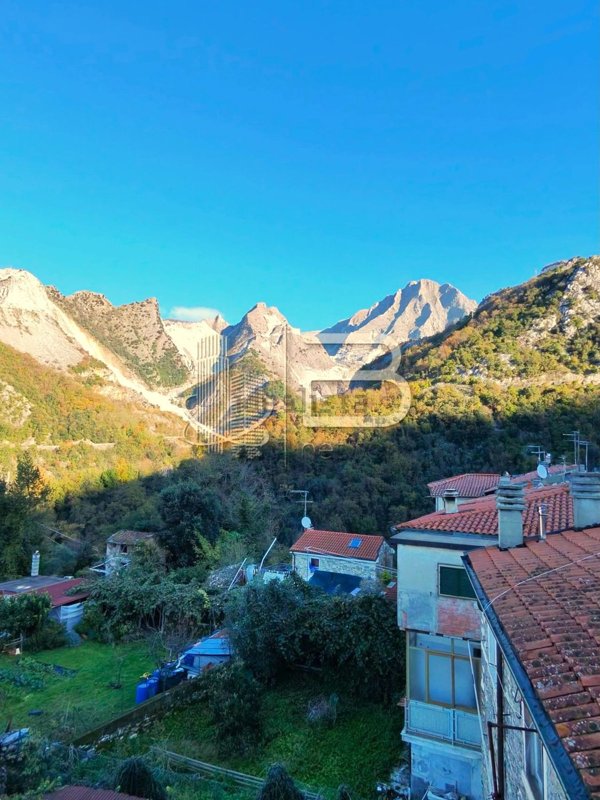 appartamento in vendita a Carrara in zona Bedizzano