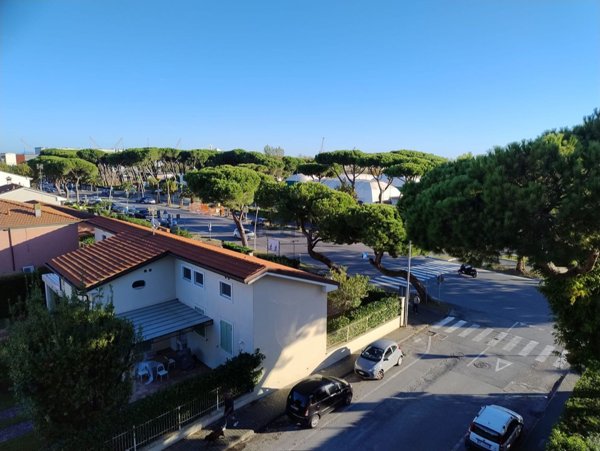appartamento in vendita a Carrara in zona Marina di Carrara