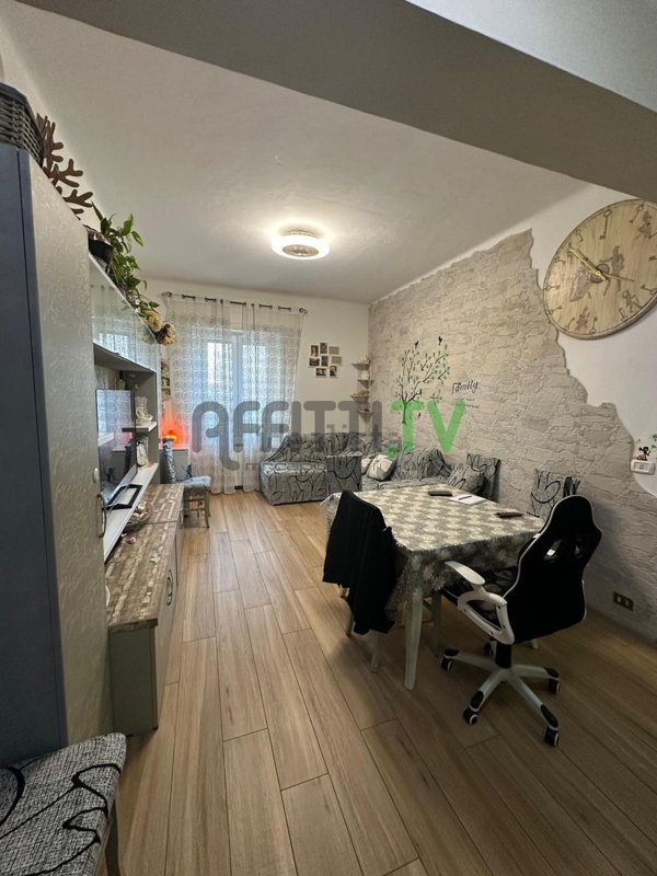 appartamento in vendita a Carrara in zona Avenza