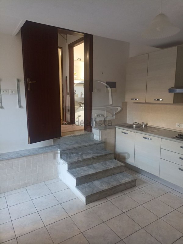 appartamento in vendita a Carrara in zona Marina di Carrara