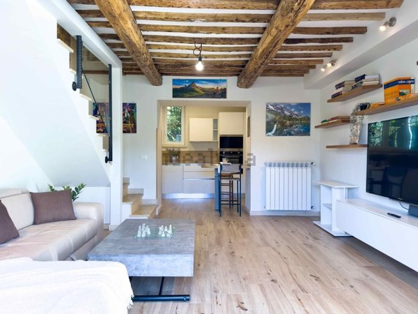 appartamento in vendita a Carrara in zona Avenza