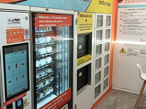 negozio in vendita a Carrara in zona Marina di Carrara