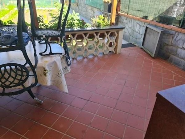 casa semindipendente in vendita a Carrara in zona Marina di Carrara