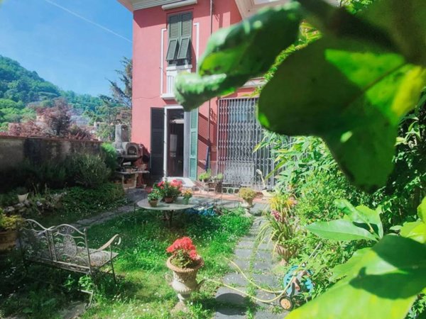 casa indipendente in vendita a Carrara