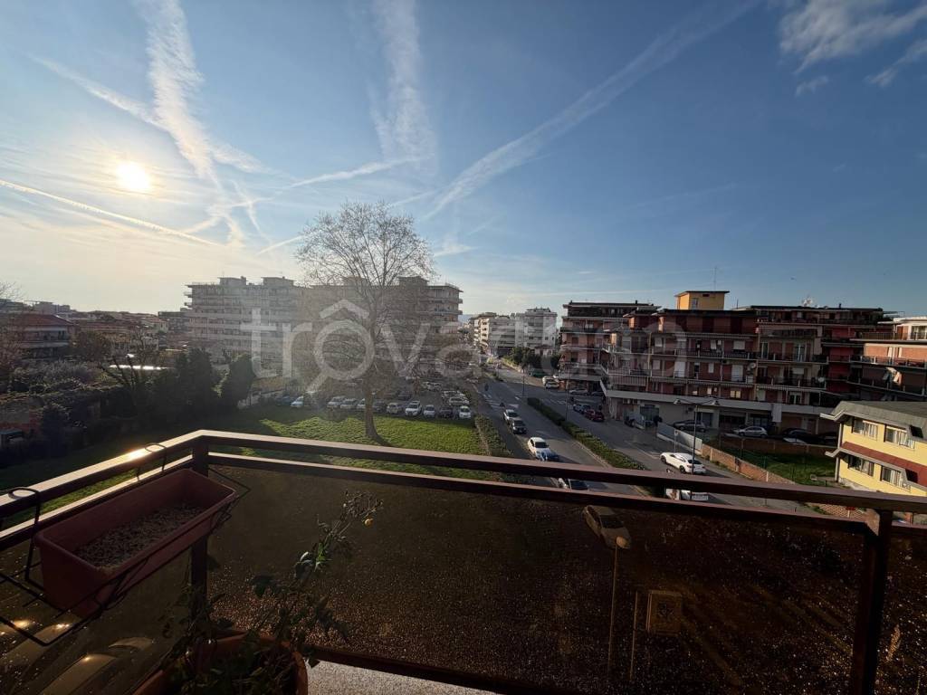 appartamento in vendita a Carrara in zona Marina di Carrara