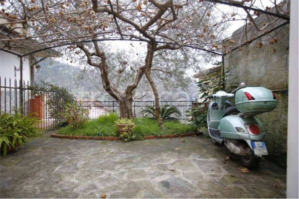 appartamento in vendita a Carrara in zona Sorgnano