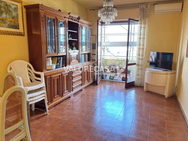 appartamento in vendita a Carrara in zona Marina di Carrara