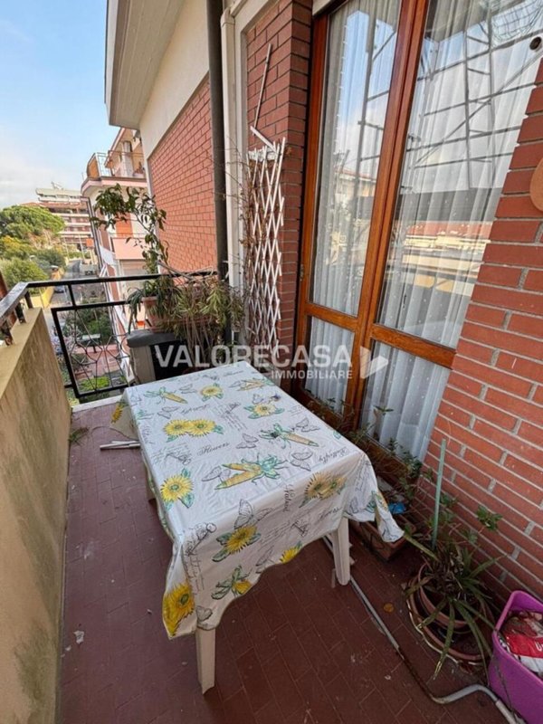 appartamento in vendita a Carrara in zona Marina di Carrara