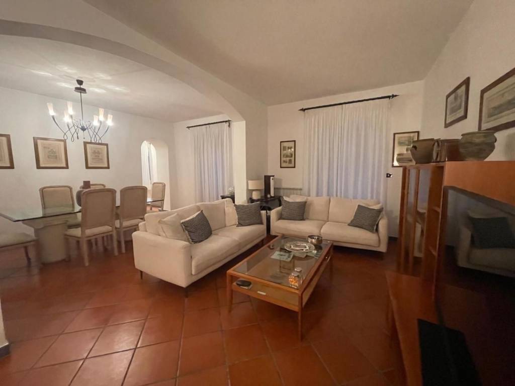 casa indipendente in vendita a Carrara in zona Sant'Antonio
