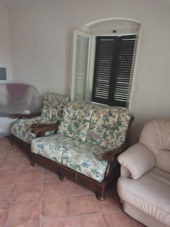 appartamento in vendita a Carrara in zona Avenza