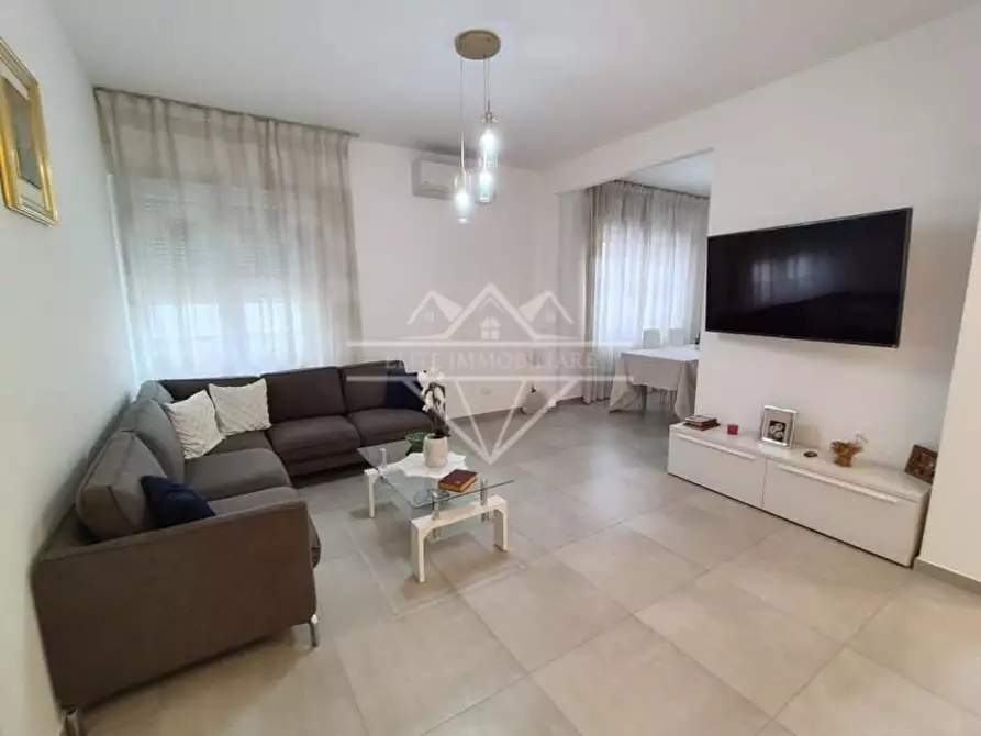 appartamento in vendita a Carrara in zona Marina di Carrara