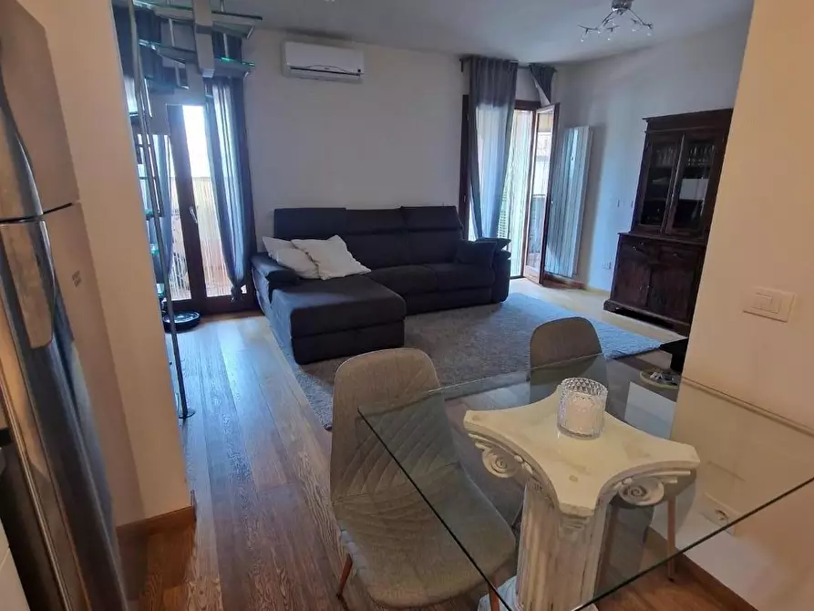 appartamento in vendita a Carrara in zona Avenza