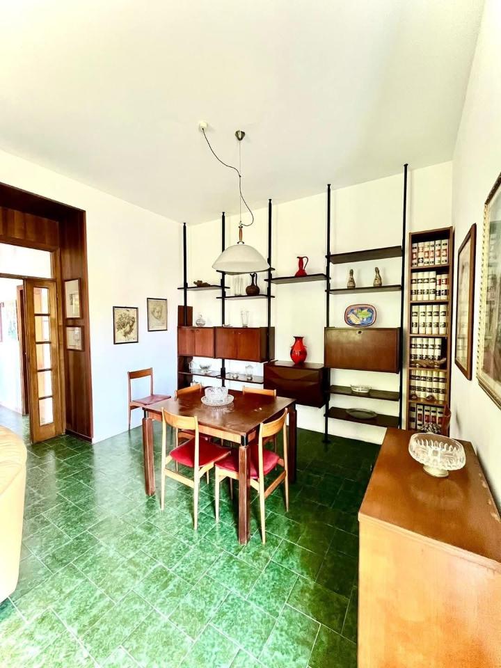 casa indipendente in vendita a Carrara in zona Marina di Carrara