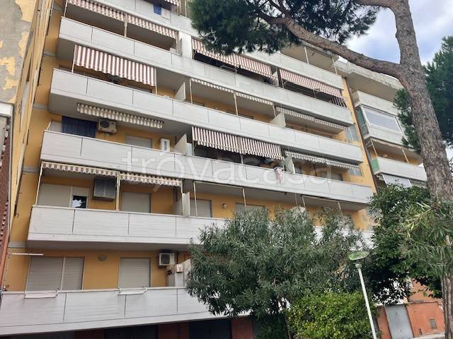appartamento in vendita a Carrara in zona Marina di Carrara