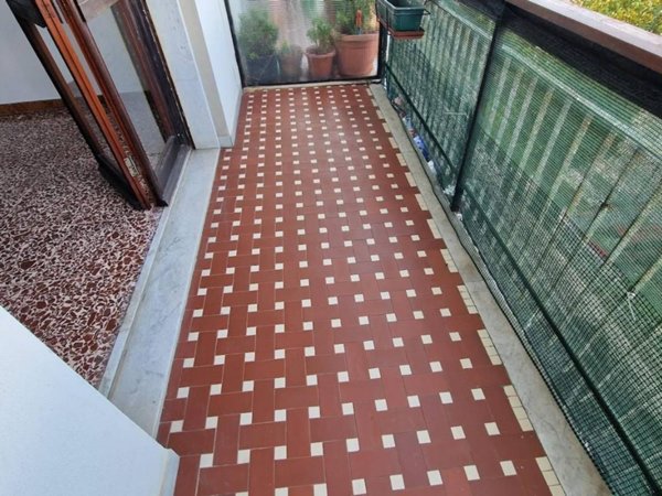 appartamento in vendita a Carrara in zona Marina di Carrara