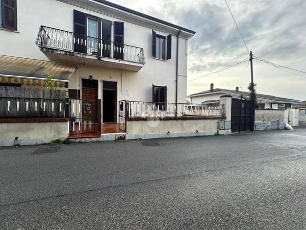 casa indipendente in vendita a Carrara