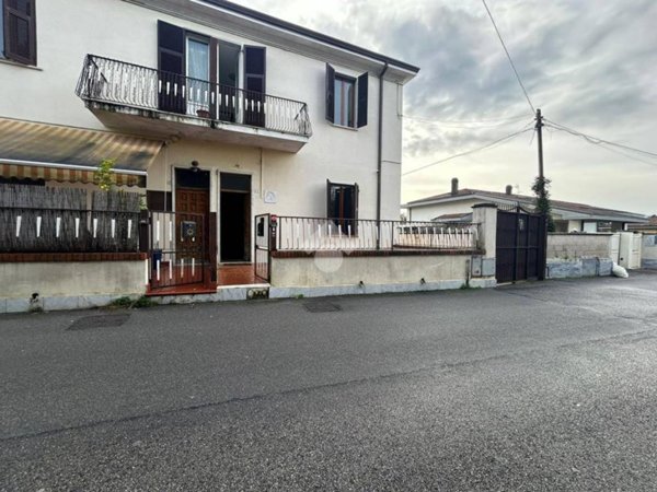 casa indipendente in vendita a Carrara in zona Stadio