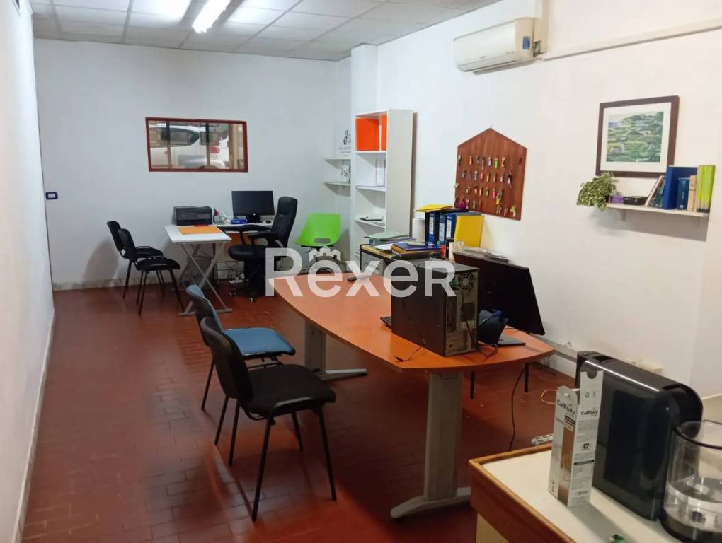 ufficio in vendita a Carrara in zona Avenza