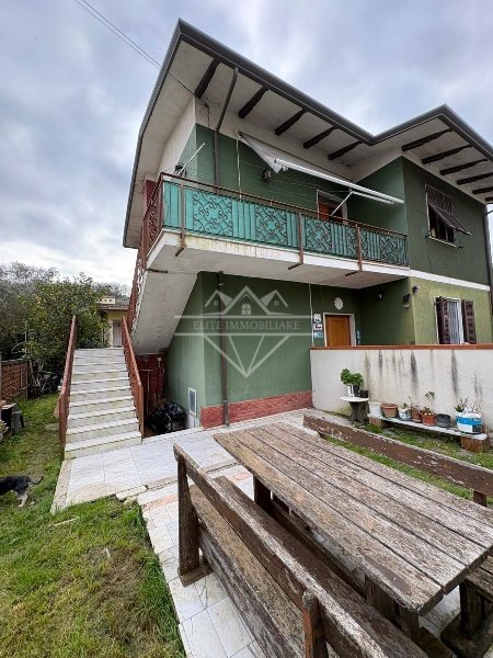 appartamento in vendita a Carrara in zona Bonascola